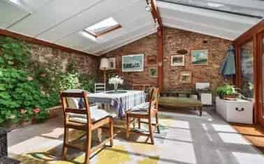 Spacious 5-Bedroom Barn Conversion in Stoke Gabriel