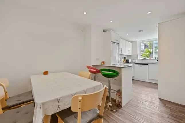 Flat for Sale Harley Street Marylebone W1G Leasehold
