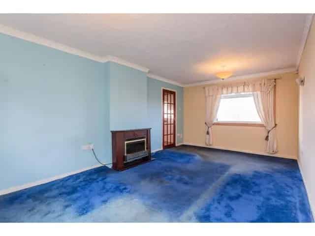3 Bedroom Detached House For Sale Near Milliken Park Train Station