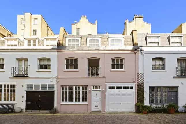 Spacious 3-Bedroom Mews House for Sale in South Kensington