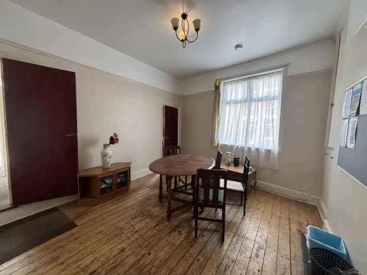 6 bedroom terraced house to rent