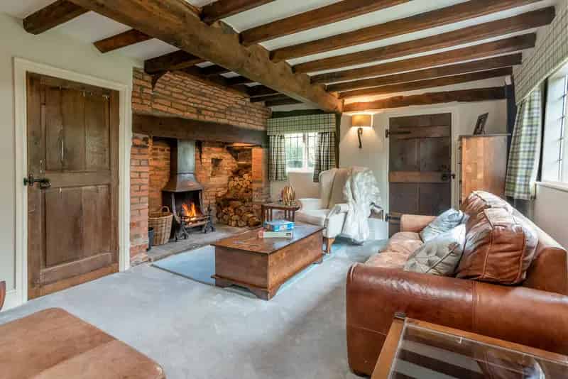 5 Bedroom Detached Period Home with Garages and Gardens