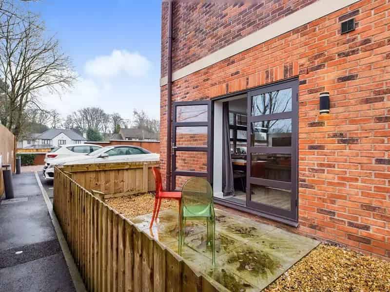 1 Bedroom Flat for Sale Wilmslow Cheshire SK9