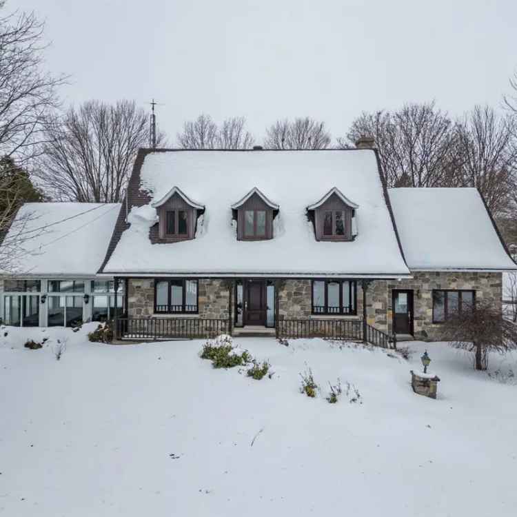 1980 Canadian House for Sale Large Lot Spa Pool