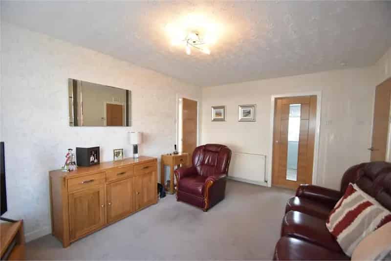 2 Bed House End Terraced 1 Reception Room