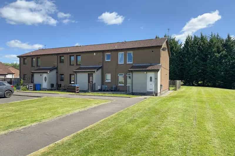 2 Bedroom Flat for Sale Heron Court Glasgow