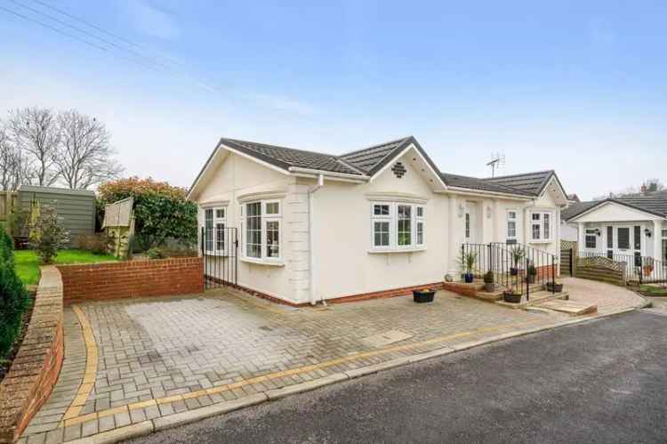 2 Bedroom Park Home for Sale in UK