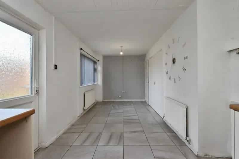 3 Bedroom End Terrace House For Sale