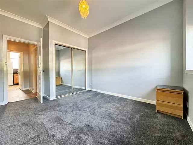 2 bedroom flat  for sale