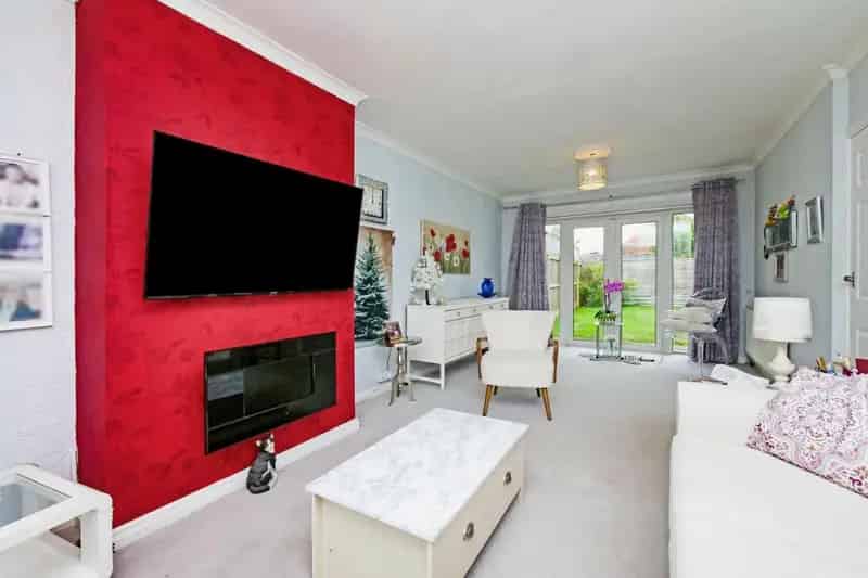 2 Bedroom Bungalow For Sale