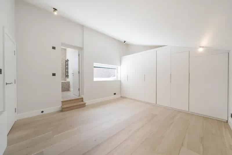 Architect-Designed 3-Bedroom Modern Home in Hampstead NW3