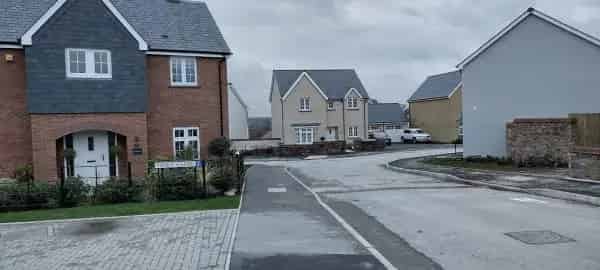 Half House Flat near Tavistock with Private Garden and Parking