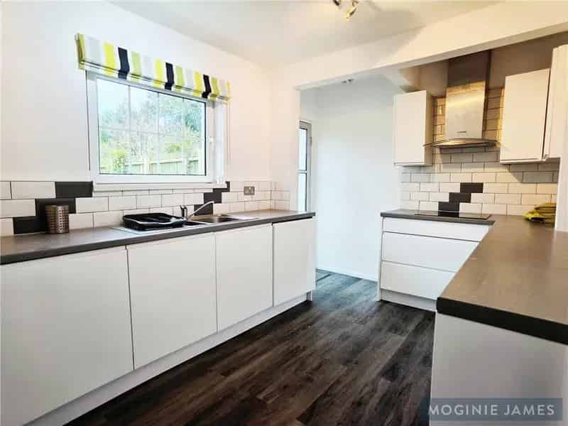 2 Bedroom Maisonette for Sale