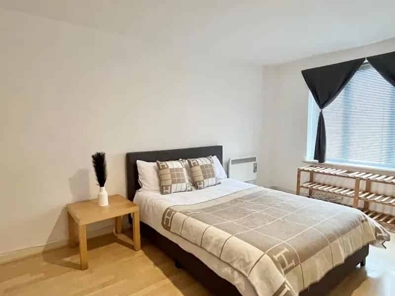 1 bedroom in a flat share to rent