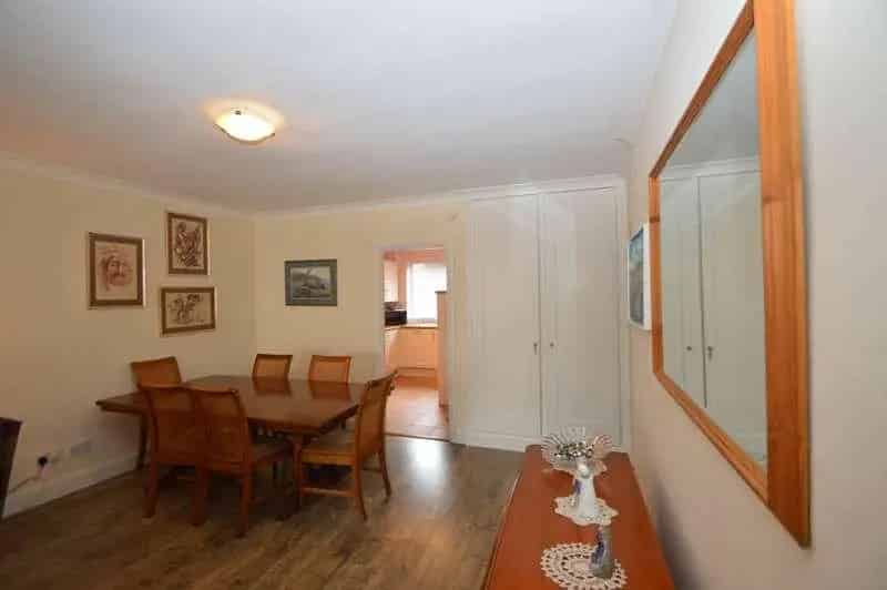 2 Bed Flat for Sale - Town Centre Location