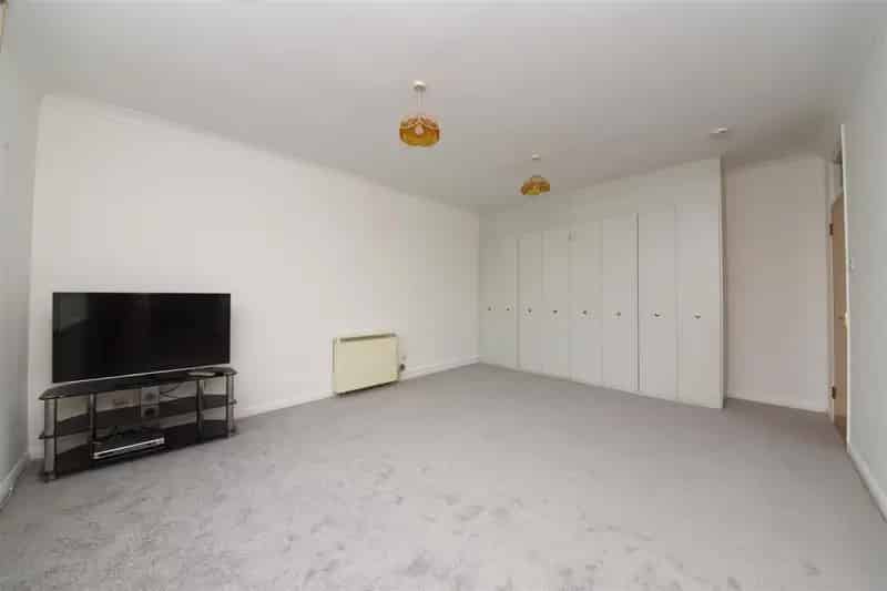 0 Bedroom Flat House to Rent in Hendon