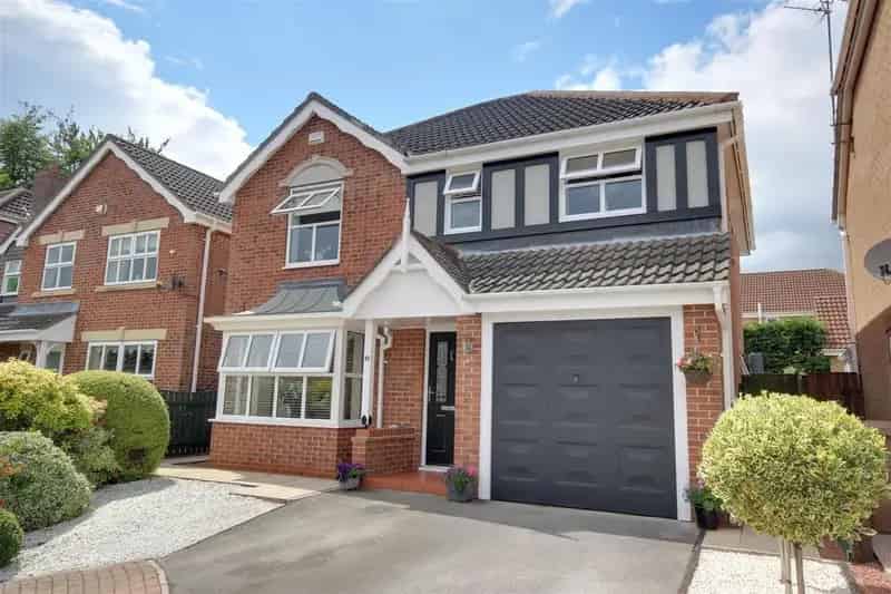 4 Bedroom Detached House to Rent in Tranby Park Meadows