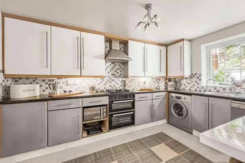 3 Bed Detached House for Sale Near Tetbury Town Centre
