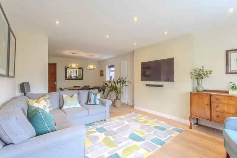 4 Bedroom Detached Villa for Sale in Bearsden