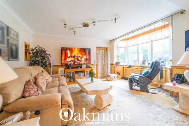 4 Bedroom Detached House for Sale in Kings Norton