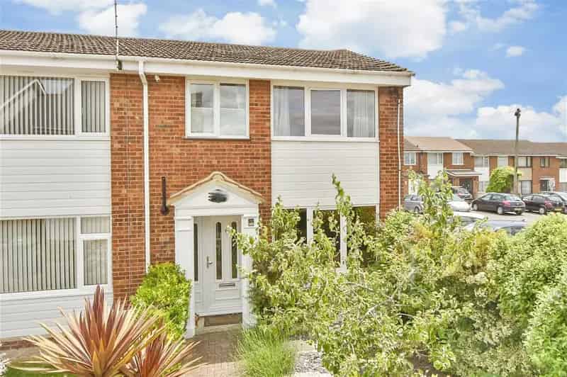 3 Bedroom End Terrace House For Sale