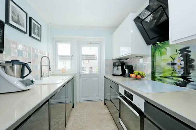 Spacious 3-Bed Flat Northfield - Stylish Kitchen Shared Garden
