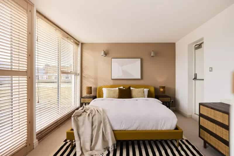 Stylish London Home Sleeps 8 Near Transport Links