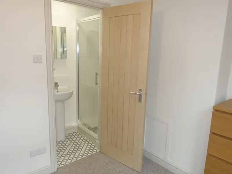 1 Bedroom House of Multiple Occupation HMO To Rent