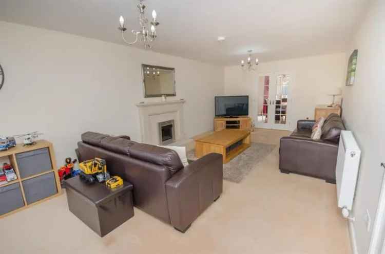6 Bedroom Executive Detached House For Sale
