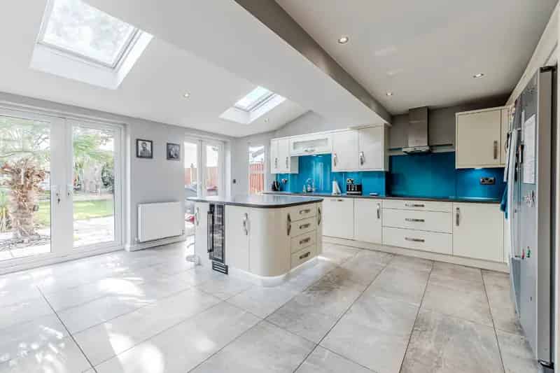 House For Sale , 93A, Ringway, Leeds, England