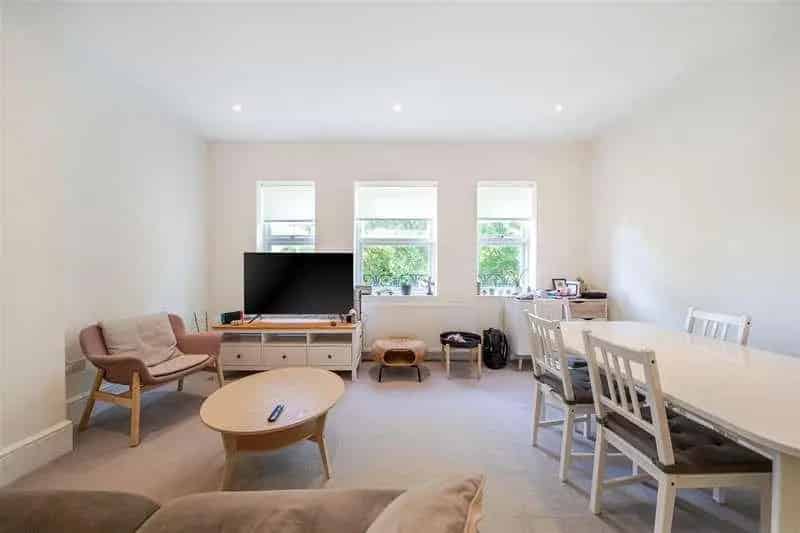 3 Bed Flat for Sale Near Excellent Schools
