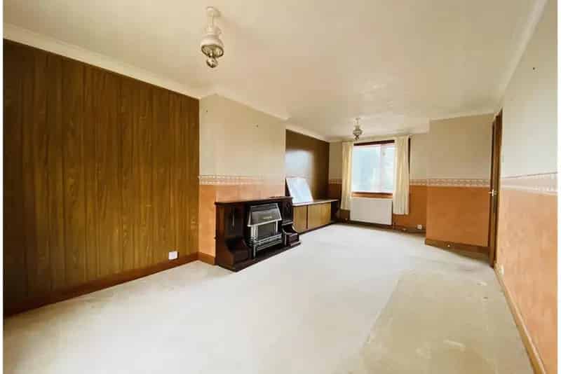 2 Bed House Akers Avenue - Modernisation Needed