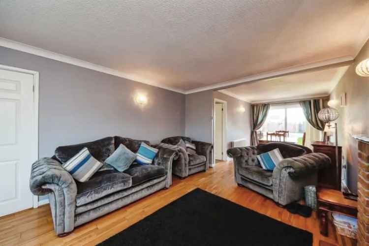 4 Bed Family Home with Garage and Garden