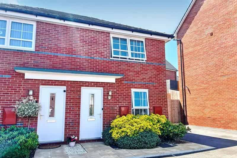 2 Bedroom Semi-Detached House for Sale
