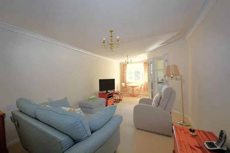 2 Bedroom Apartment Retirement Complex Bedford Road N2