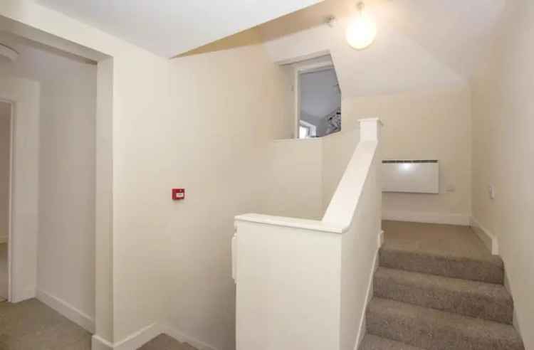 3 Bedroom Student Flat Town Centre Available September 2025