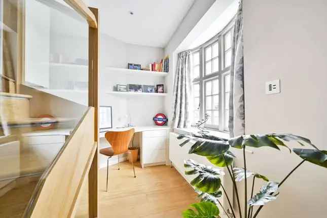 3 Bed House for Sale in Kenway Village SW5 Near Earls Court