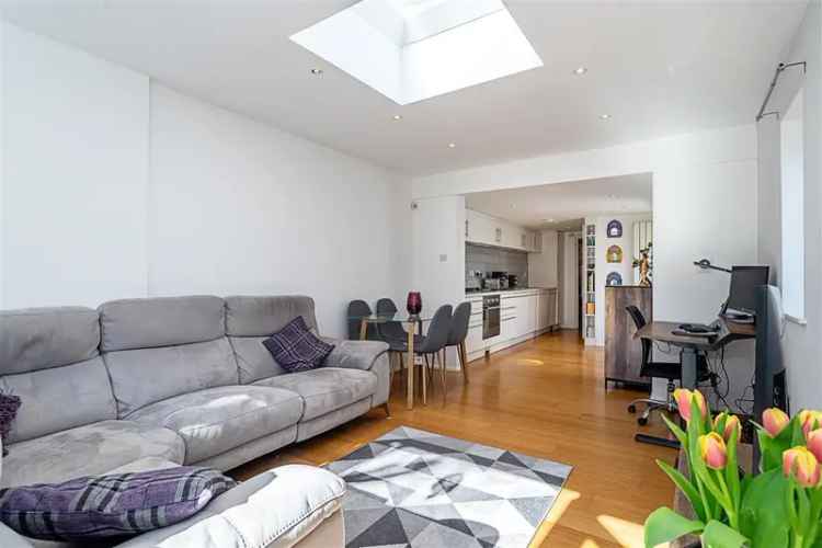 2 Bedroom Garden Flat for Sale near Ealing Broadway