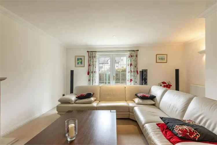 4 Bed Detached House with 2 Reception Rooms and Large Garden