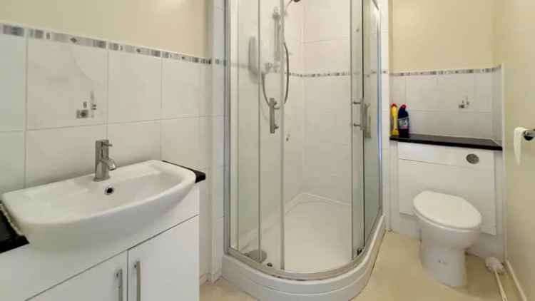 2 Double Bedroom Terrace House for Sale in Warminster