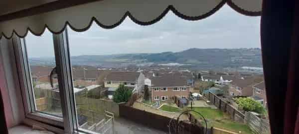 End of Terrace House with River Views and Private Garden