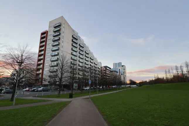 Flat for sale in Meadowside Quay Walk, Glasgow G11