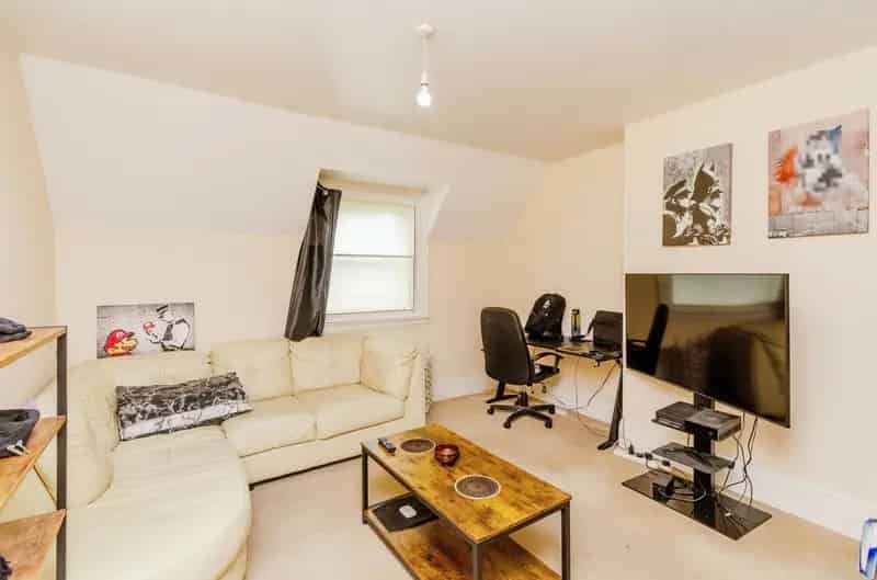 Walsall Town Centre Apartment For Sale No Upward Chain
