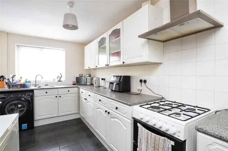 Three Bedroom End Terraced House Clifton No Upward Chain
