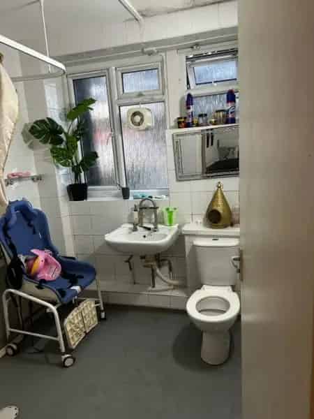2 Bedroom Council House Near Schools and Transport