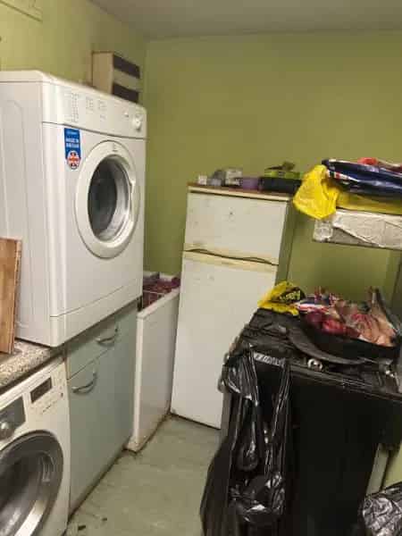 2 Bed Corner House Slough Near M25 Garden Driveway