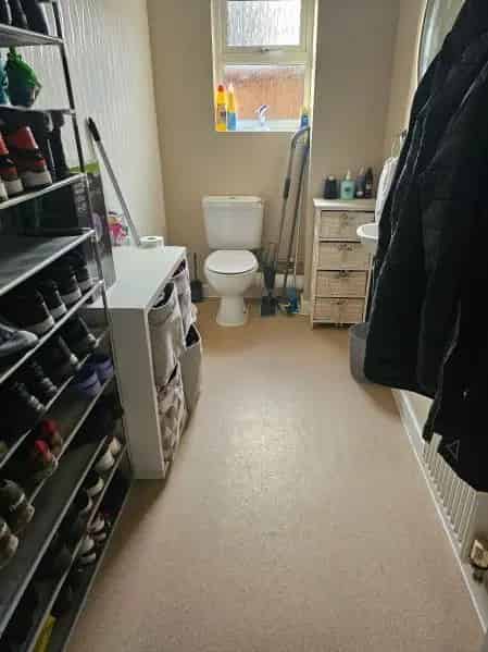 3 Bedroom Semi Detached House Large Driveway Private Garden