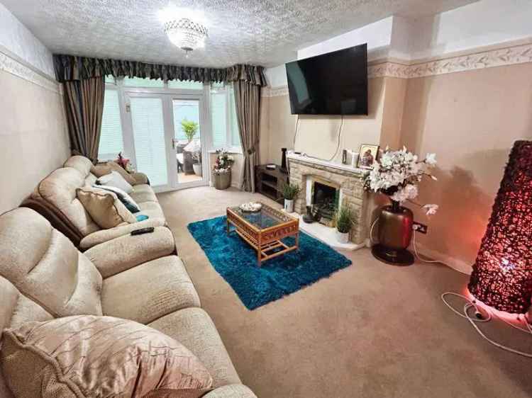 3 Bedroom Semi-Detached House for Sale in Hamstead