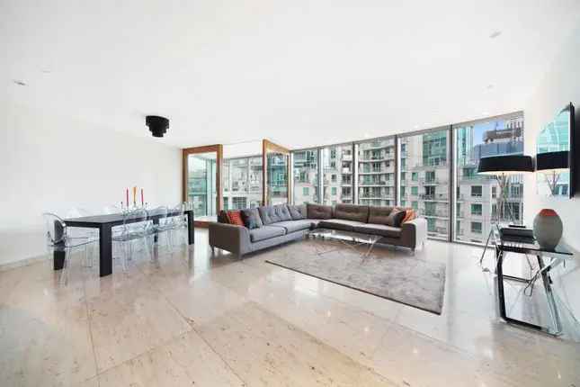 Flat to rent in The Tower, St. George Wharf, London SW8