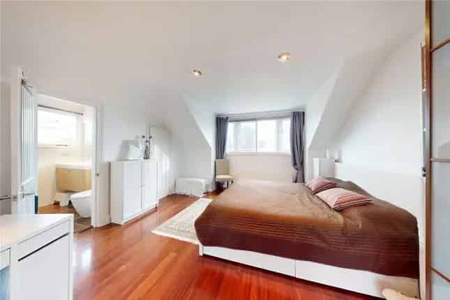 Four Bedroom Duplex Apartment for Sale in Belsize Park